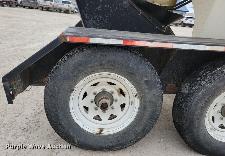 image for item DL7850 Friesen 240 seed tender