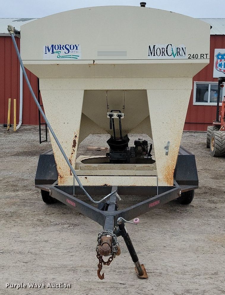 image for item DL7851 2009 Friesen 240RT seeder