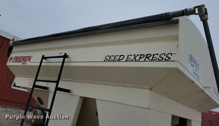 image for item DL7851 2009 Friesen 240RT seeder