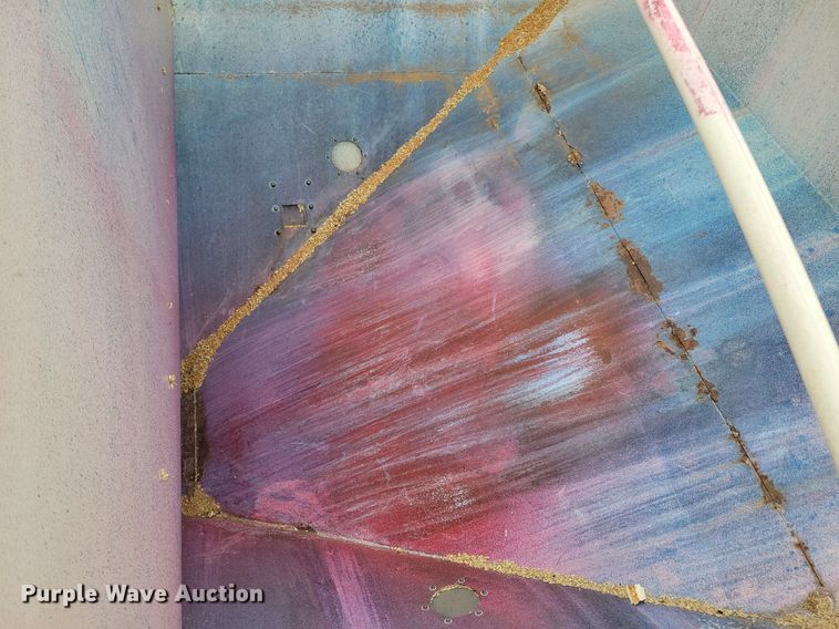 image for item DL7851 2009 Friesen 240RT seeder