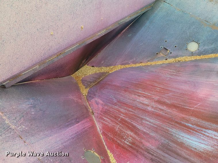 image for item DL7851 2009 Friesen 240RT seeder