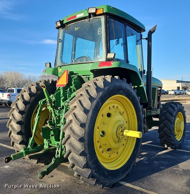 image for item DM1501 1993 John Deere  7600 MFWD tractor