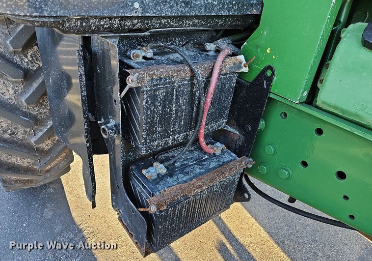 image for item DM1501 1993 John Deere  7600 MFWD tractor