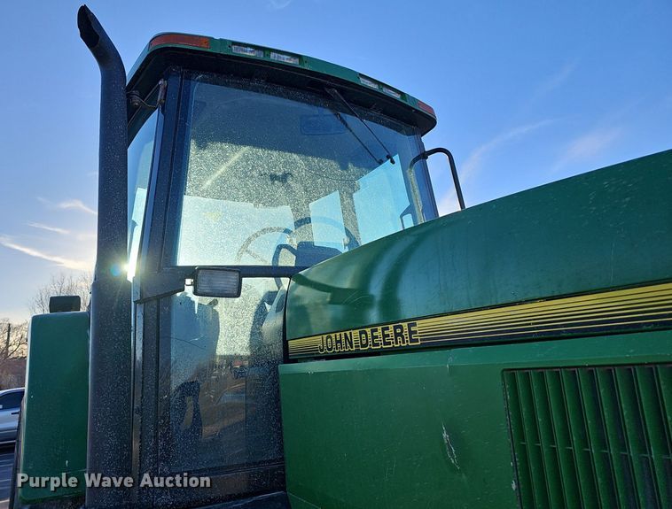 image for item DM1501 1993 John Deere  7600 MFWD tractor