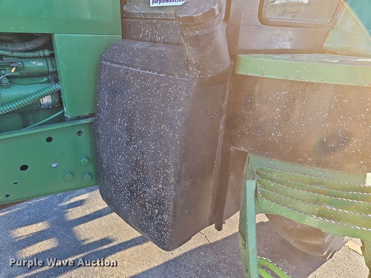 image for item DM1501 1993 John Deere  7600 MFWD tractor