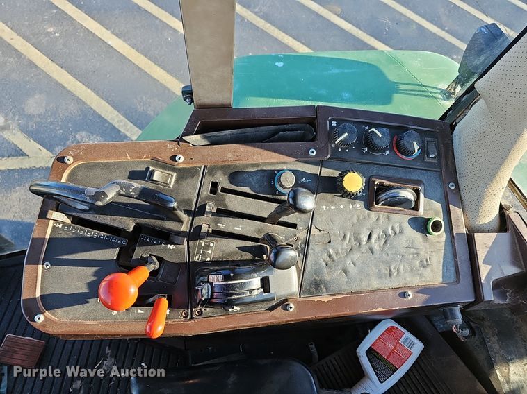 image for item DM1501 1993 John Deere  7600 MFWD tractor