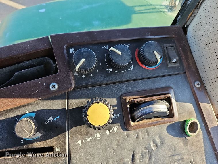 image for item DM1501 1993 John Deere  7600 MFWD tractor