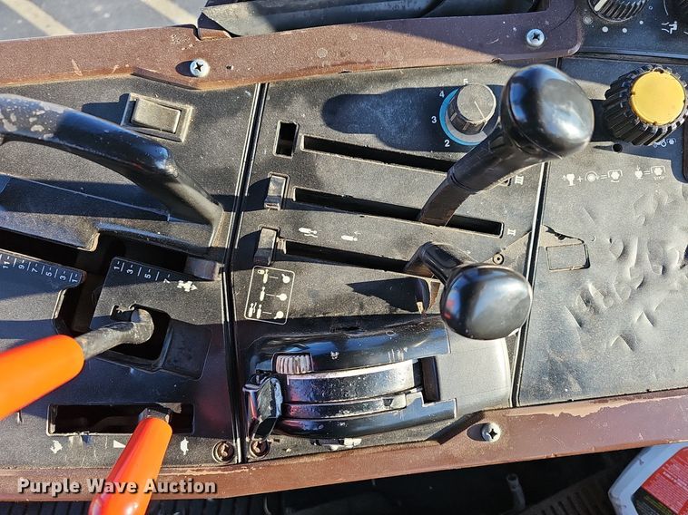 image for item DM1501 1993 John Deere  7600 MFWD tractor