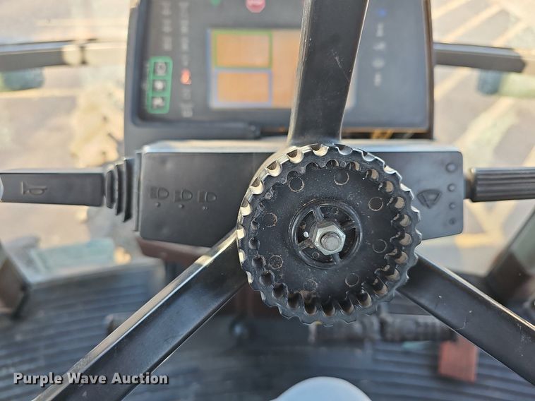 image for item DM1501 1993 John Deere  7600 MFWD tractor