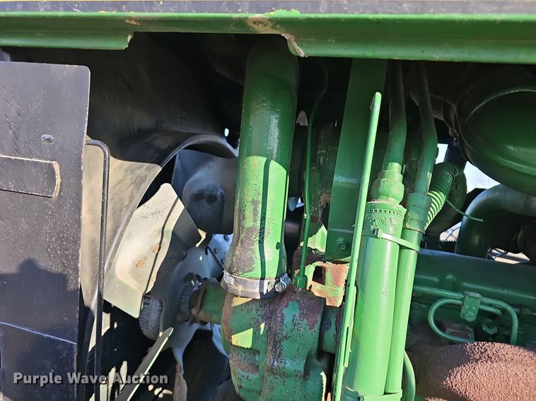image for item DM1501 1993 John Deere  7600 MFWD tractor