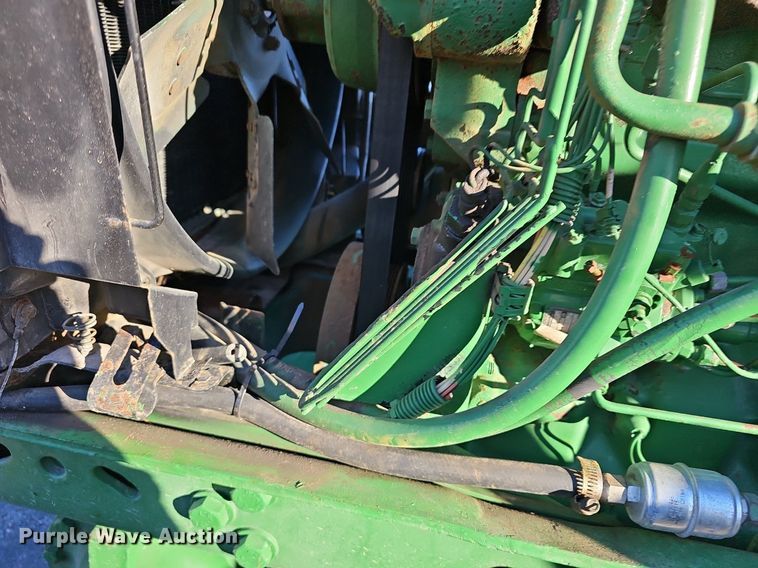 image for item DM1501 1993 John Deere  7600 MFWD tractor