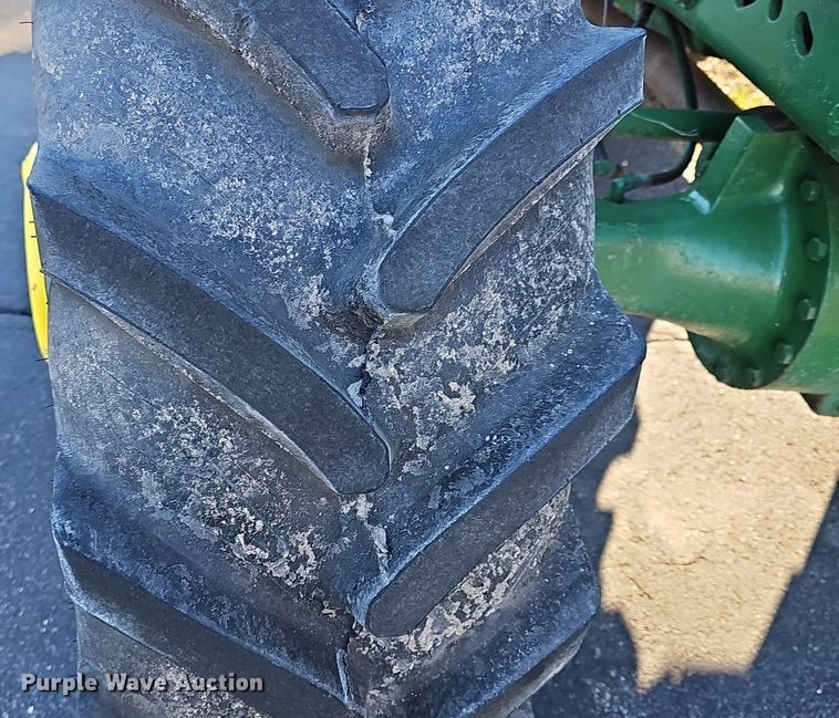 image for item DM1501 1993 John Deere  7600 MFWD tractor