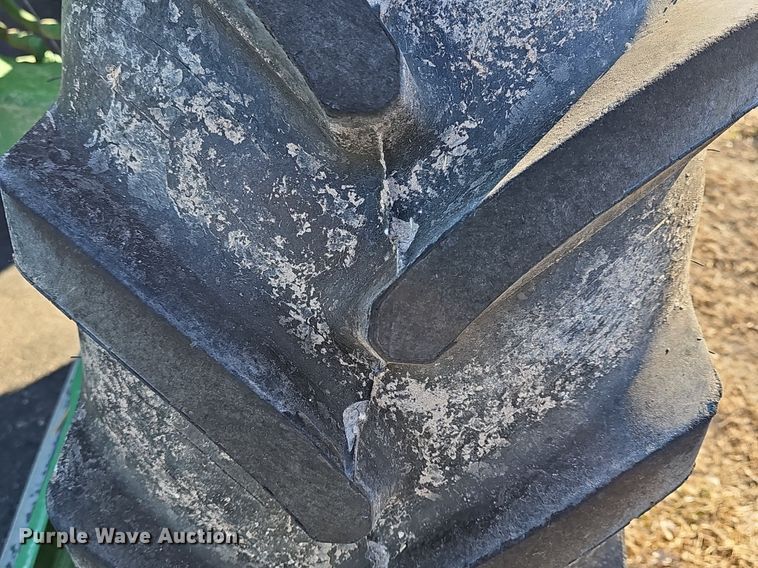 image for item DM1501 1993 John Deere  7600 MFWD tractor