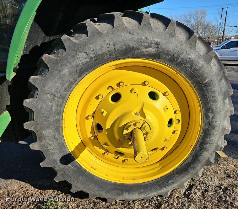 image for item DM1501 1993 John Deere  7600 MFWD tractor
