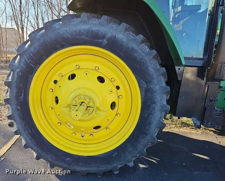 image for item DM1501 1993 John Deere  7600 MFWD tractor