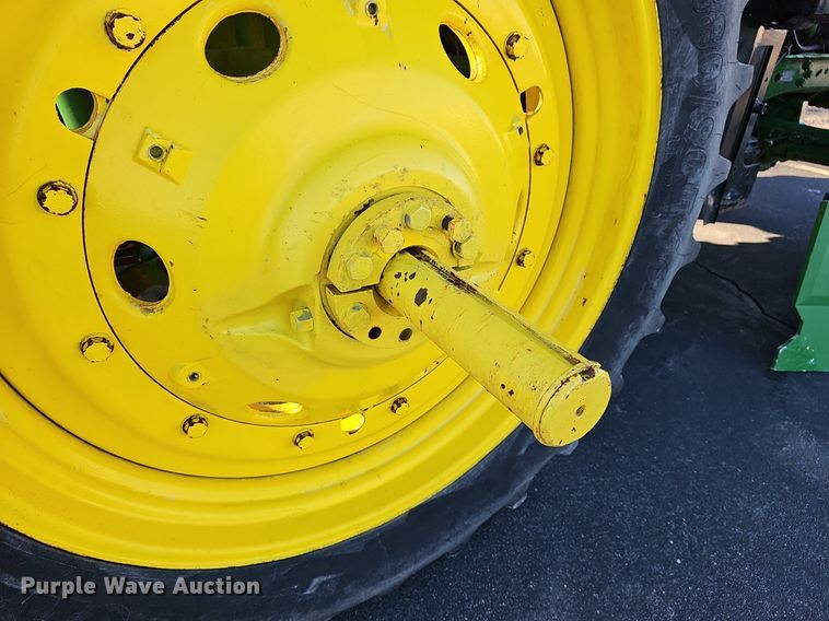 image for item DM1501 1993 John Deere  7600 MFWD tractor