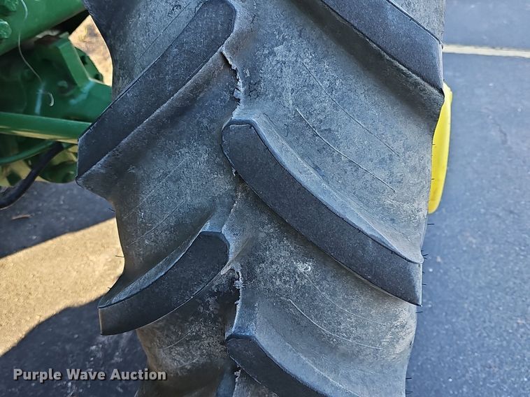 image for item DM1501 1993 John Deere  7600 MFWD tractor