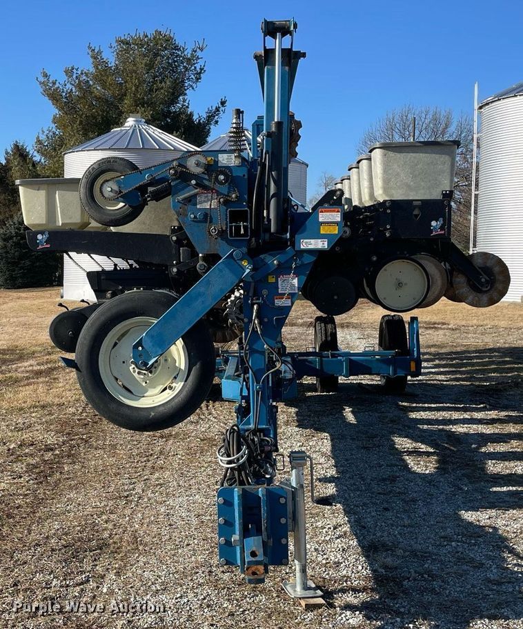 image for item DP0290 Kinze  2600 split row no-till planter