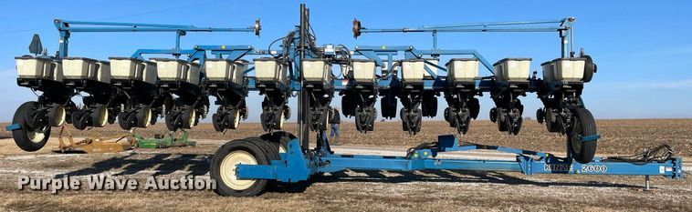 image for item DP0290 Kinze  2600 split row no-till planter