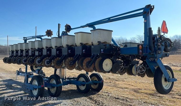 image for item DP0290 Kinze  2600 split row no-till planter