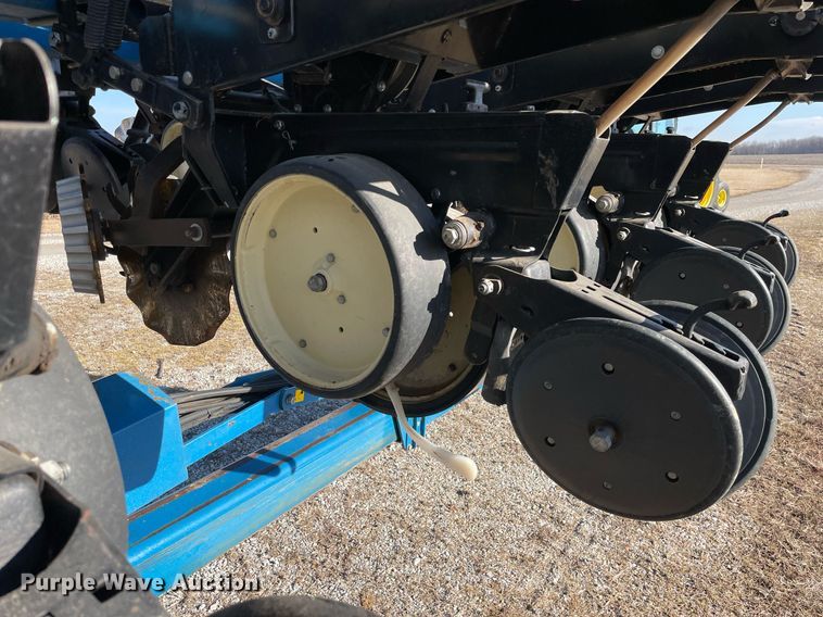 image for item DP0290 Kinze  2600 split row no-till planter