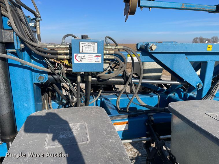 image for item DP0290 Kinze  2600 split row no-till planter