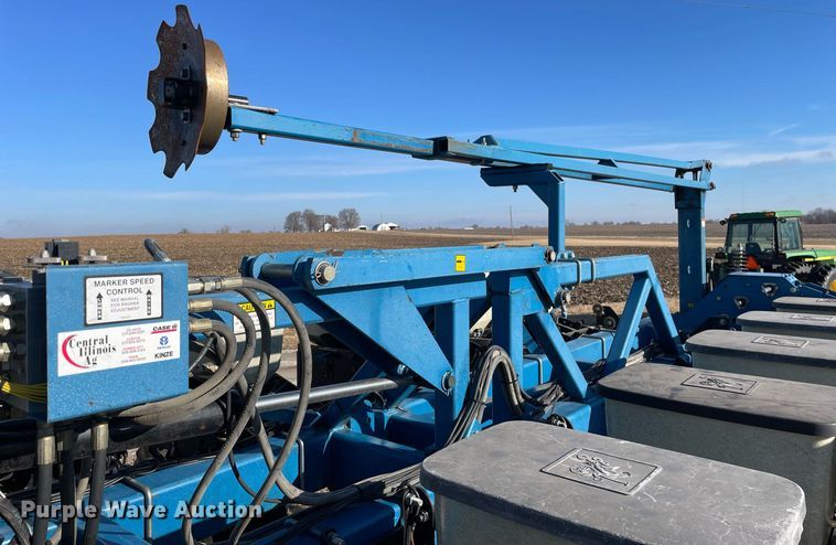 image for item DP0290 Kinze  2600 split row no-till planter
