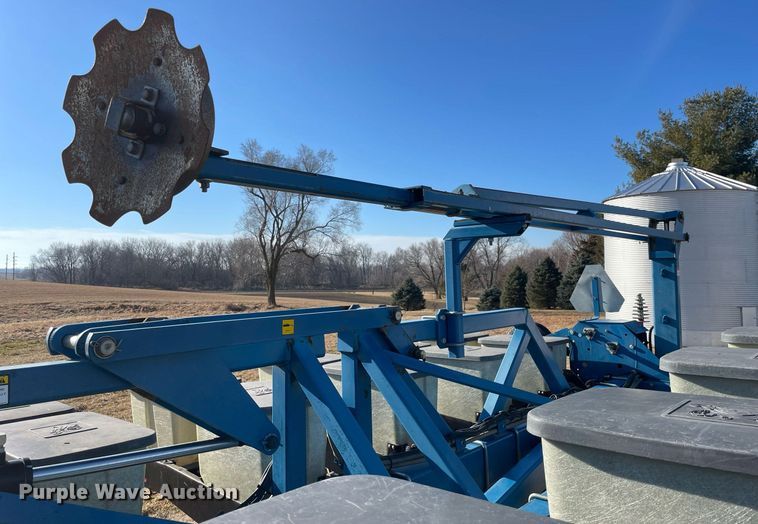 image for item DP0290 Kinze  2600 split row no-till planter