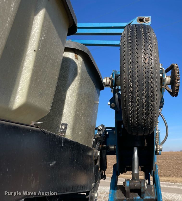 image for item DP0290 Kinze  2600 split row no-till planter