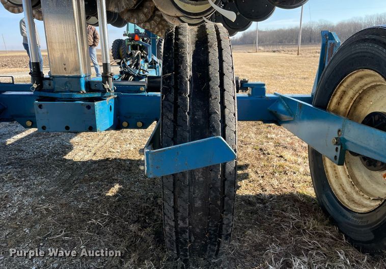 image for item DP0290 Kinze  2600 split row no-till planter