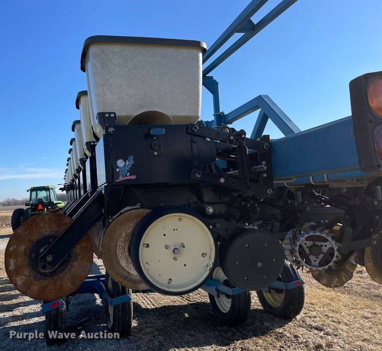 image for item DP0290 Kinze  2600 split row no-till planter