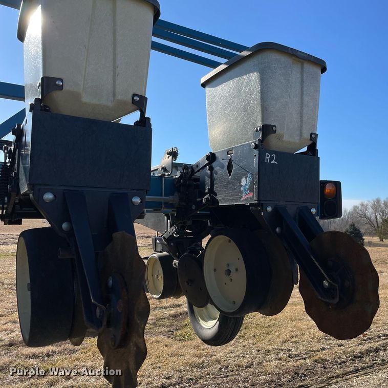 image for item DP0290 Kinze  2600 split row no-till planter