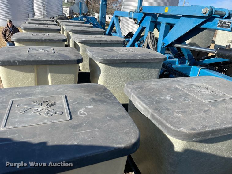 image for item DP0290 Kinze  2600 split row no-till planter