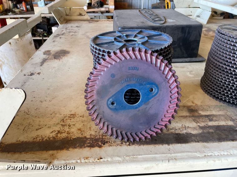 image for item DP0290 Kinze  2600 split row no-till planter