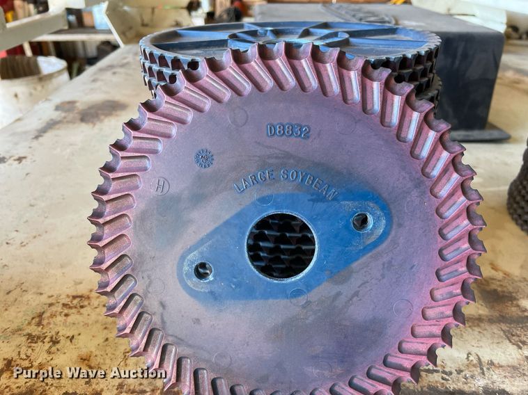 image for item DP0290 Kinze  2600 split row no-till planter