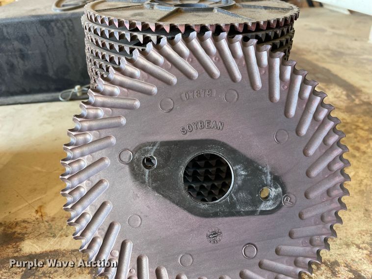 image for item DP0290 Kinze  2600 split row no-till planter