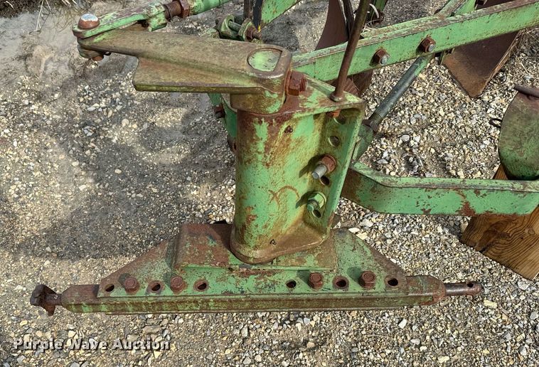 image for item DQ6716 John Deere F145 plow