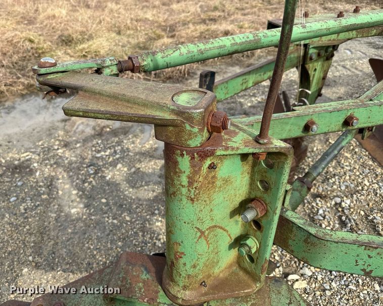 image for item DQ6716 John Deere F145 plow
