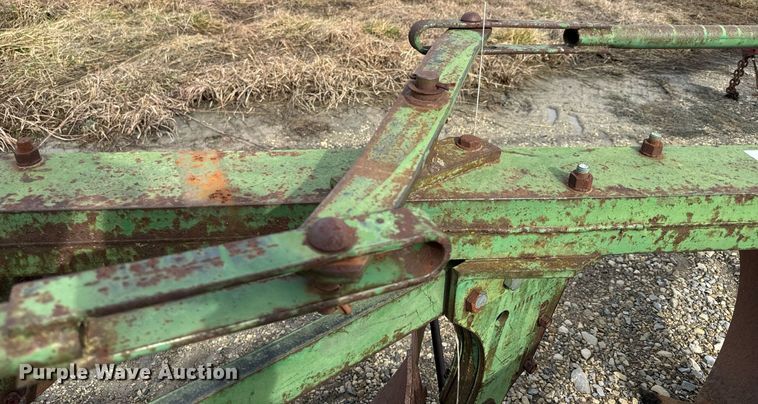 image for item DQ6716 John Deere F145 plow