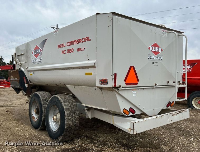 image for item DS0798 Kuhn Knight RC260 feed mixer