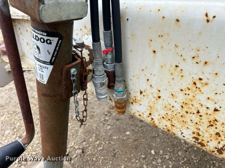 image for item DS0798 Kuhn Knight RC260 feed mixer