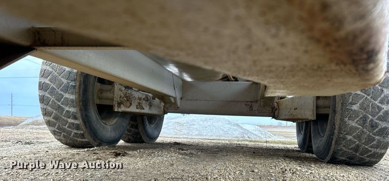 image for item DS0798 Kuhn Knight RC260 feed mixer