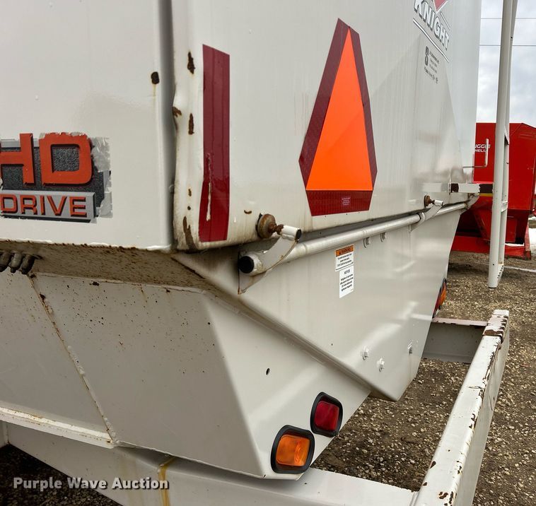 image for item DS0798 Kuhn Knight RC260 feed mixer