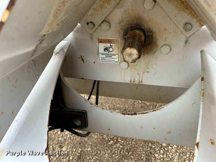 image for item DS0798 Kuhn Knight RC260 feed mixer