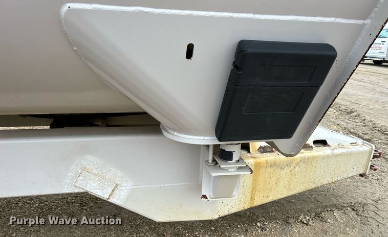 image for item DS0798 Kuhn Knight RC260 feed mixer