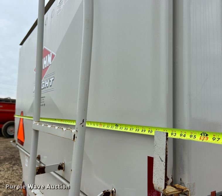 image for item DS0798 Kuhn Knight RC260 feed mixer