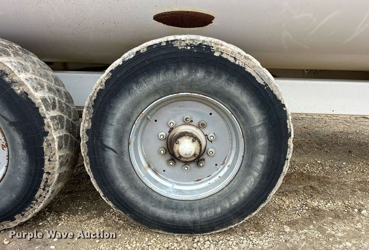 image for item DS0798 Kuhn Knight RC260 feed mixer