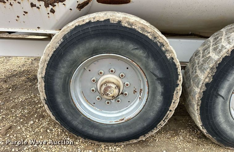 image for item DS0798 Kuhn Knight RC260 feed mixer