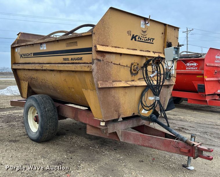 image for item DS0799 Kuhn Knight  3036 feed mixer