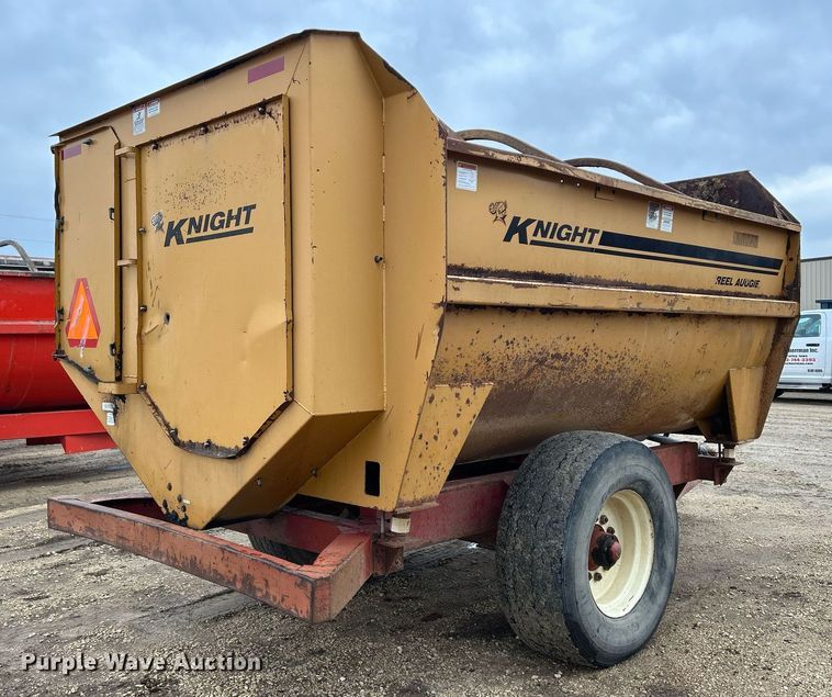 image for item DS0799 Kuhn Knight  3036 feed mixer